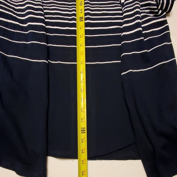 #031 Alfred Dunner Sz 16 ๐HP๐ธ๐ Navy and white striped short sleeved top - Picture 8 of 9